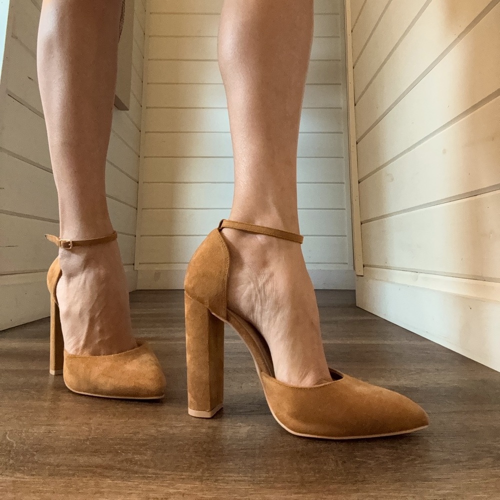 RAID Wide Fit Mahi Block Heel in camel
